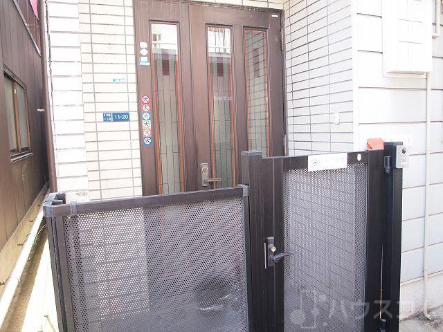 25/30 エントランス