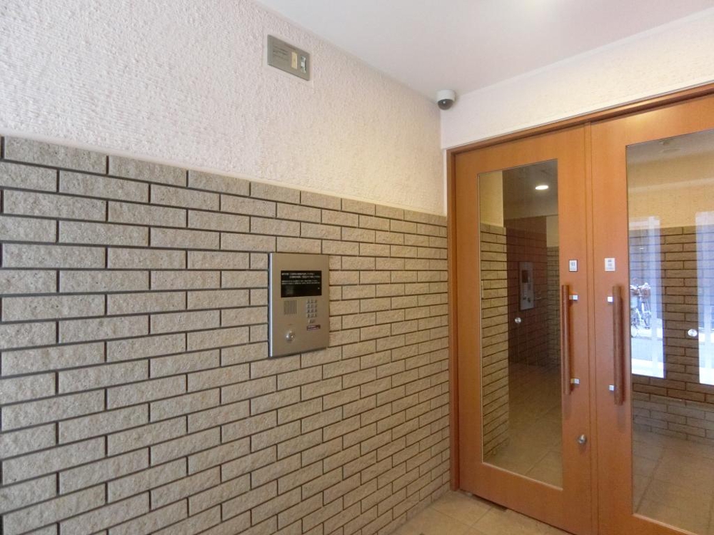 26/30 エントランス