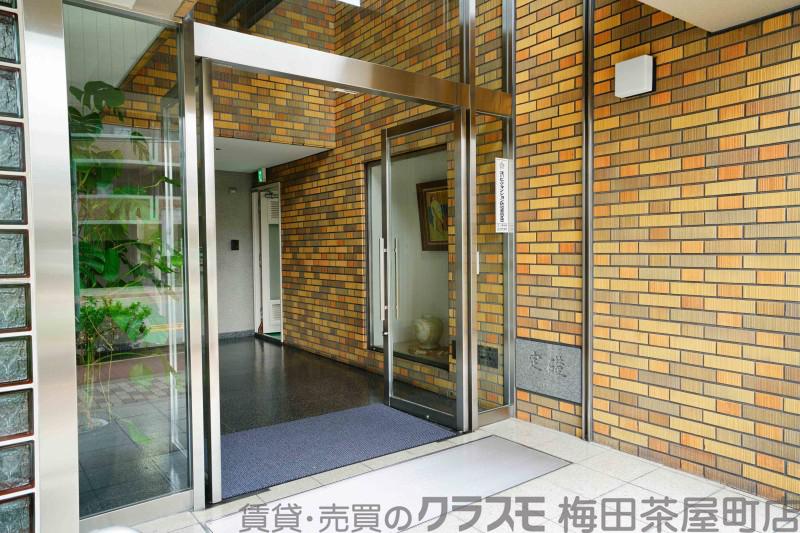 30/30 エントランス