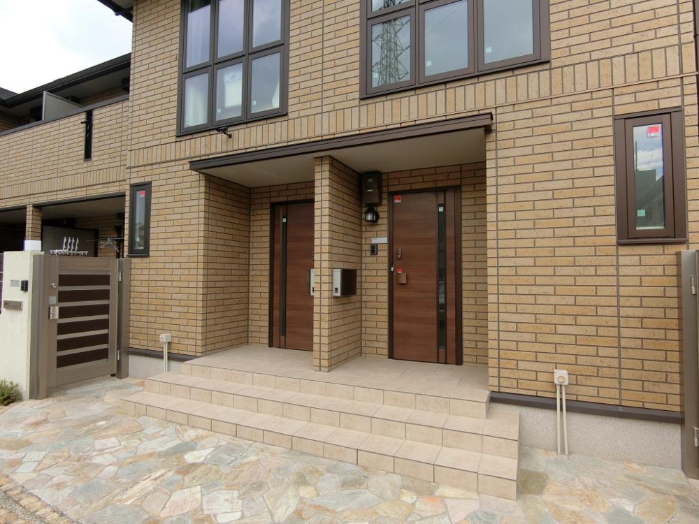 28/30 エントランス