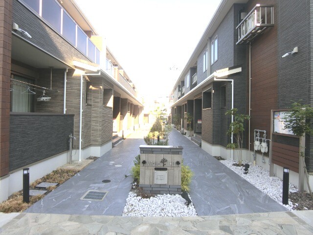 28/30 エントランス