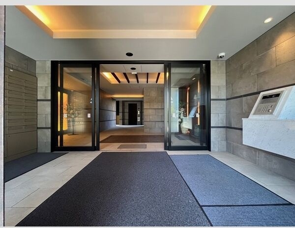 14/19 エントランス