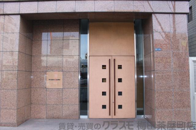 17/30 エントランス