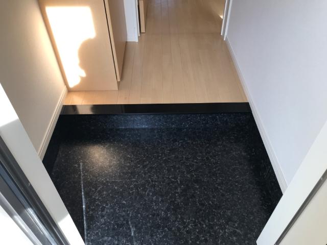 13/29 玄関