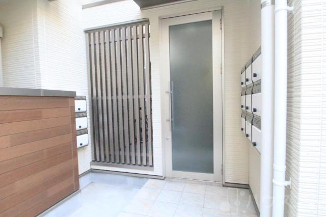 28/30 エントランス