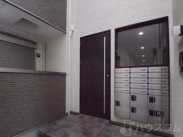 28/30 エントランス