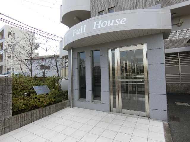 27/30 エントランス