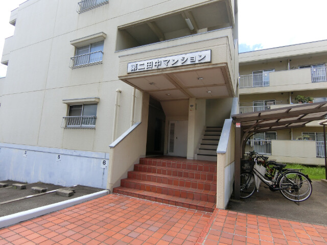 27/30 エントランス