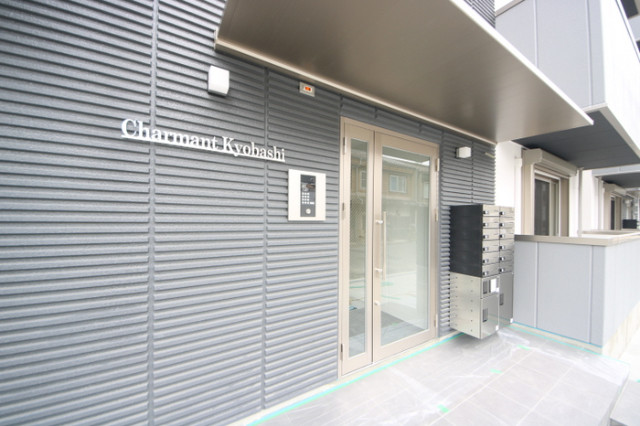 28/30 エントランス