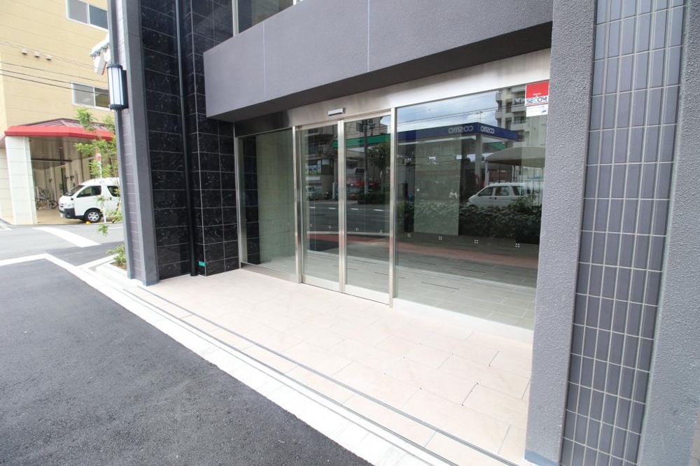 28/30 エントランス