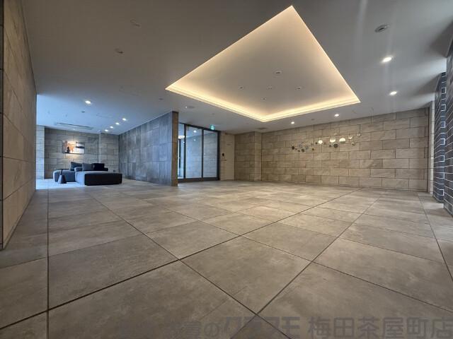 28/30 エントランス