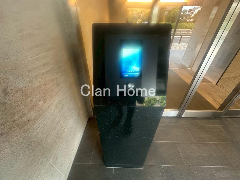 26/30 エントランス