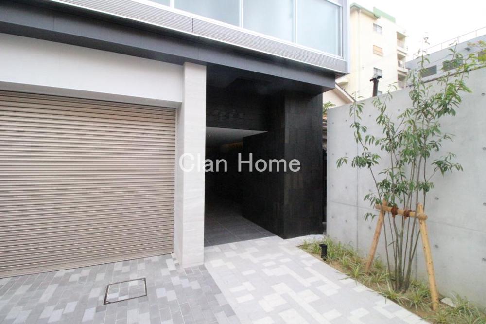 28/30 エントランス