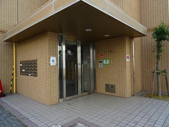 28/30 エントランス