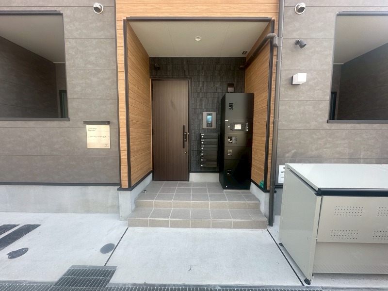 25/29 エントランス