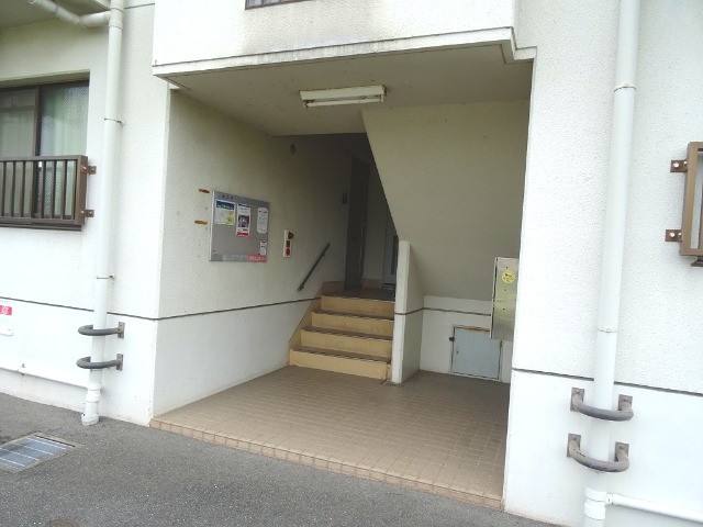 28/30 エントランス