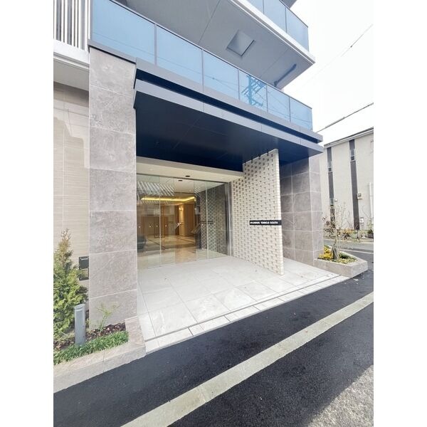 15/18 エントランス