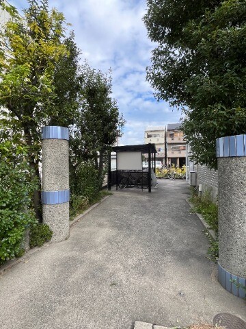 26/30 エントランス