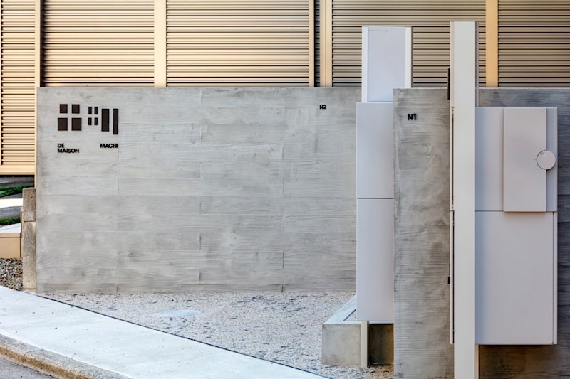 2/3 エントランス