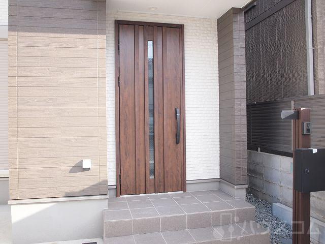 27/30 エントランス