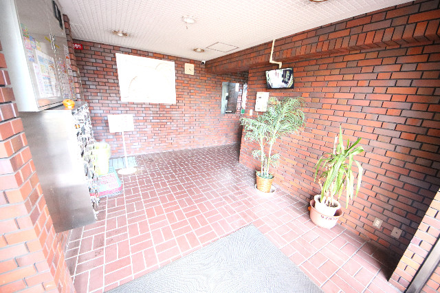 28/30 エントランス