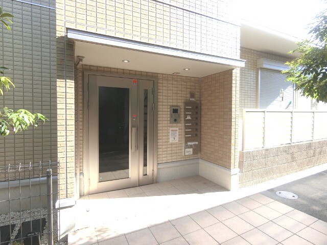 28/30 エントランス