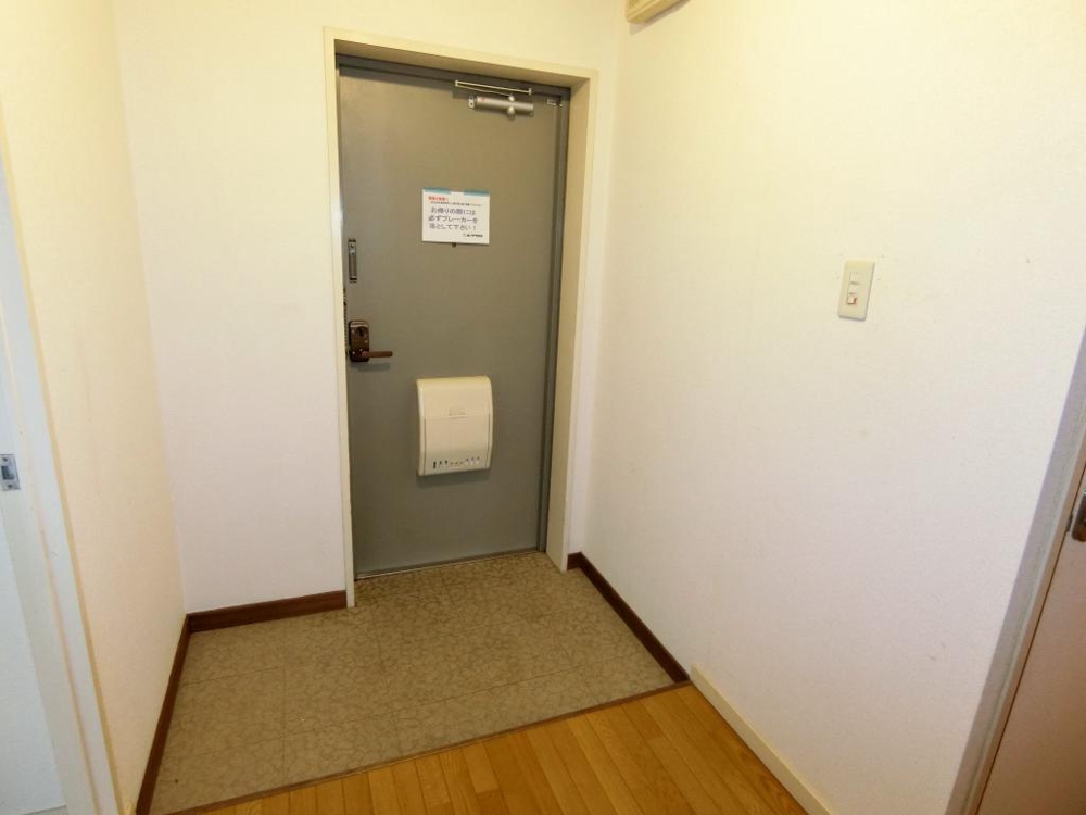 13/30 玄関