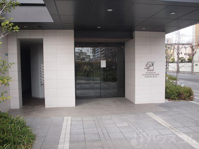 27/30 エントランス