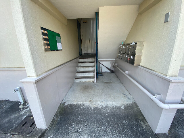 25/30 エントランス