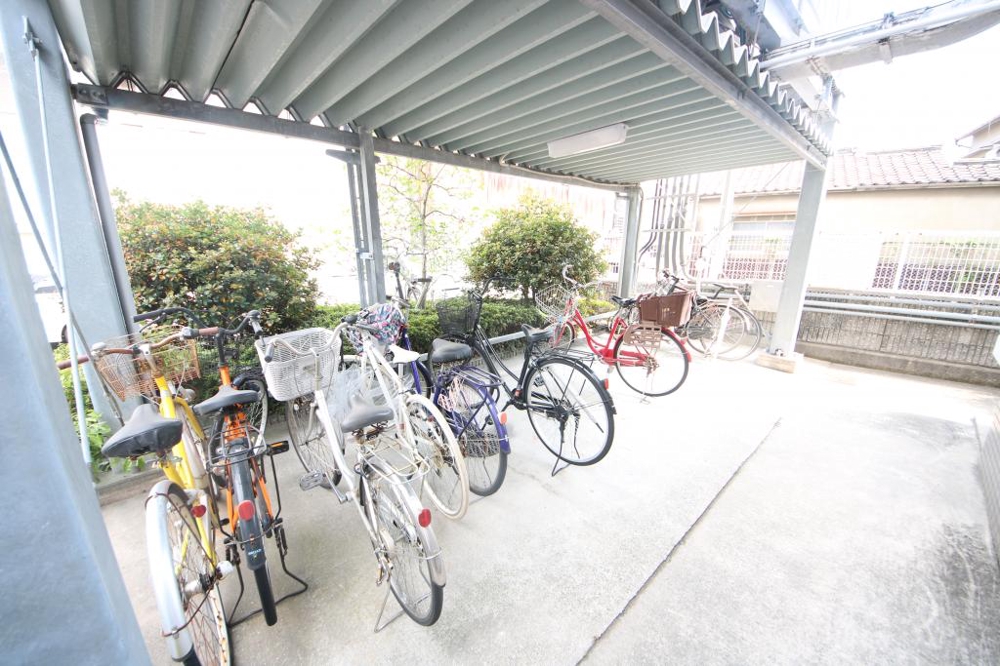 28/30 駐車場