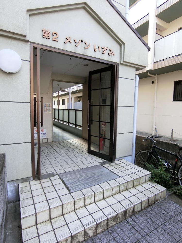 26/30 エントランス