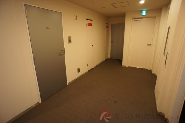 28/30 エントランス