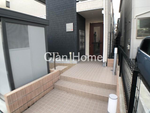 30/30 エントランス