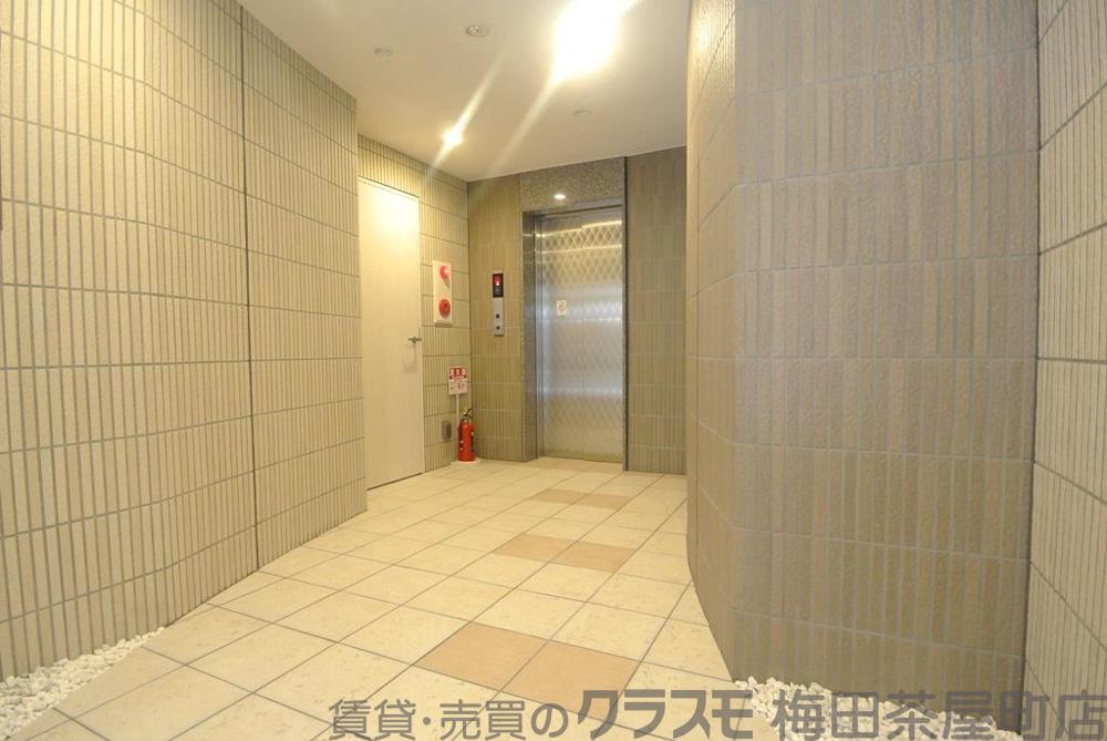 26/30 エントランス