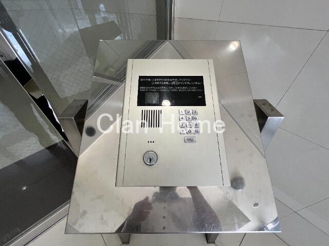 25/30 エントランス