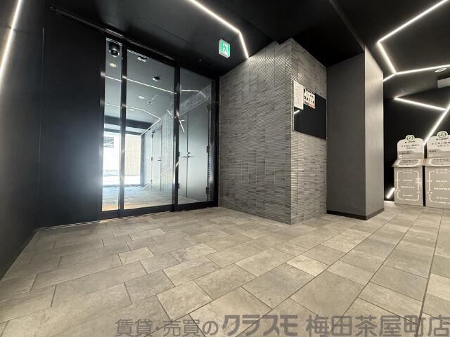 28/30 エントランス