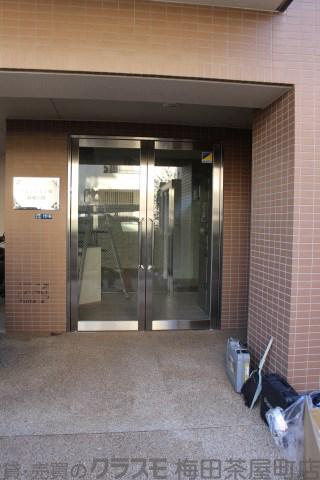 23/30 エントランス