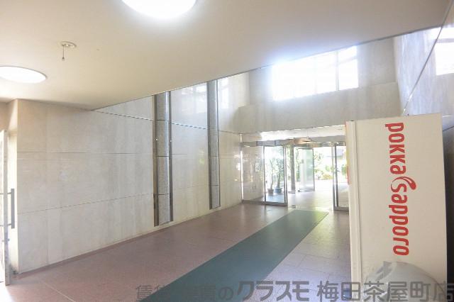 28/30 エントランス