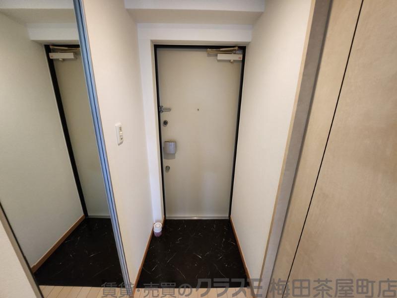 16/30 玄関
