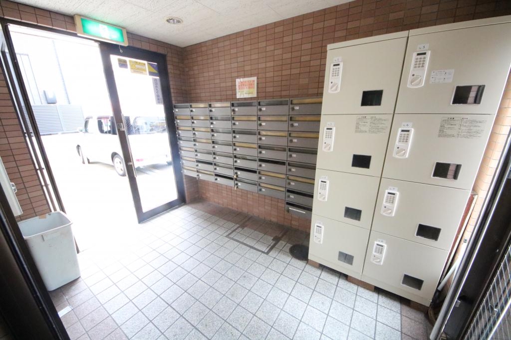 25/30 エントランス