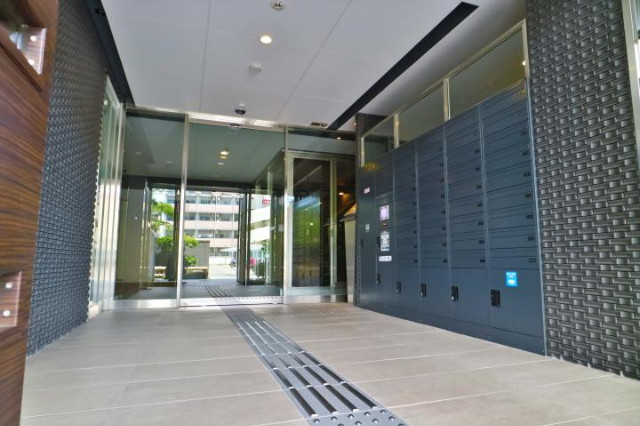 16/27 エントランス