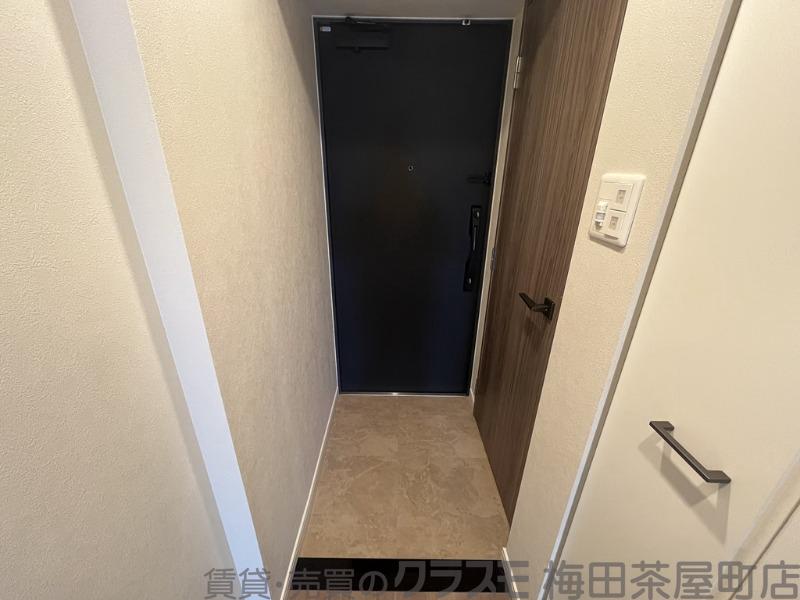 16/30 玄関