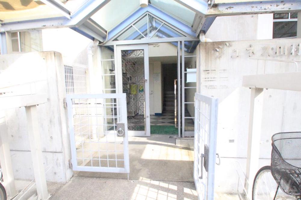 28/30 エントランス