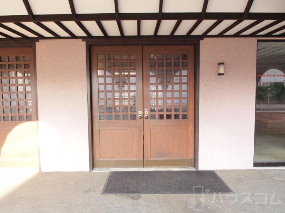 27/29 エントランス