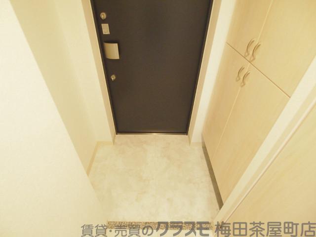 19/30 玄関