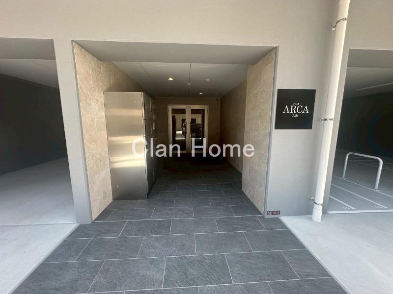 26/30 エントランス