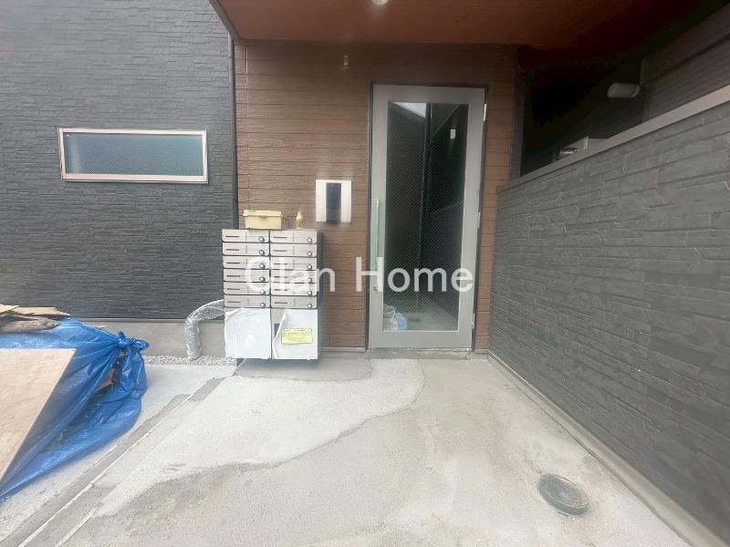 25/29 エントランス