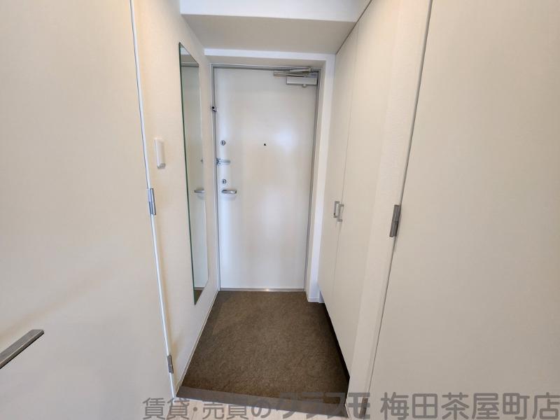 16/30 玄関