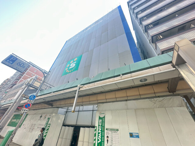 24/30 エントランス