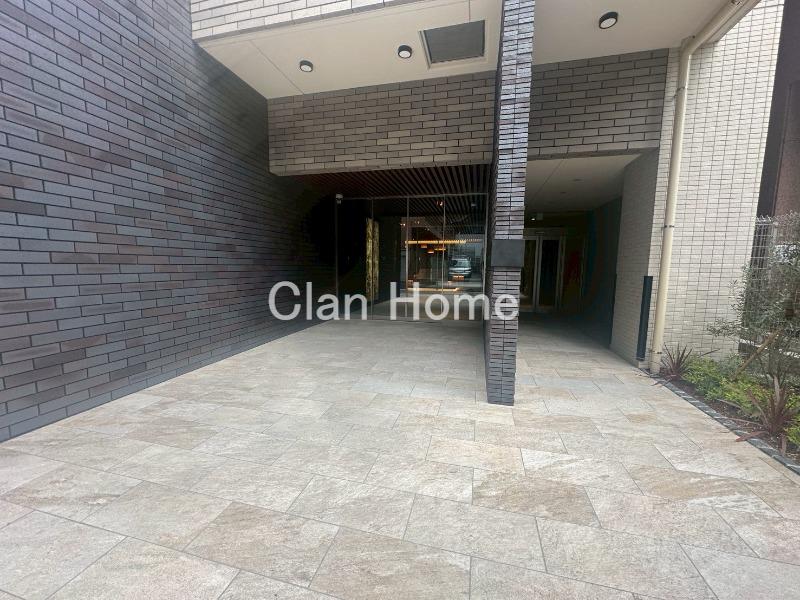 27/30 エントランス